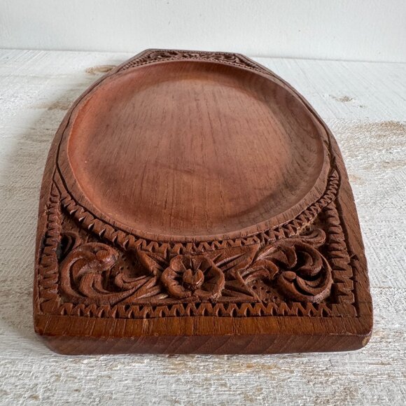 Vintage Solid Teak Long Flat Tray with Carved Flower Detailing - Picture 6 of 12